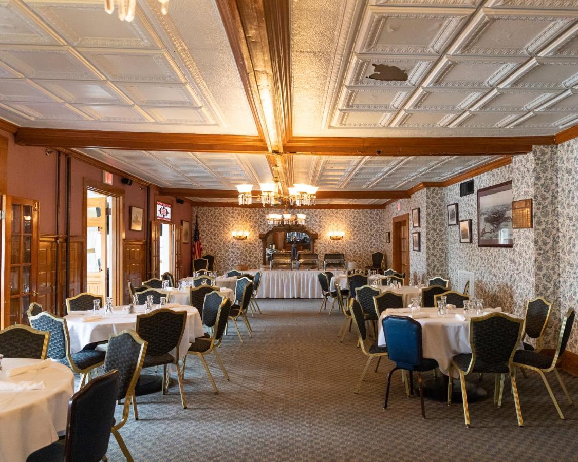 Winthrop Arms Hotel Restaurant Logan Airport Eksteriør billede