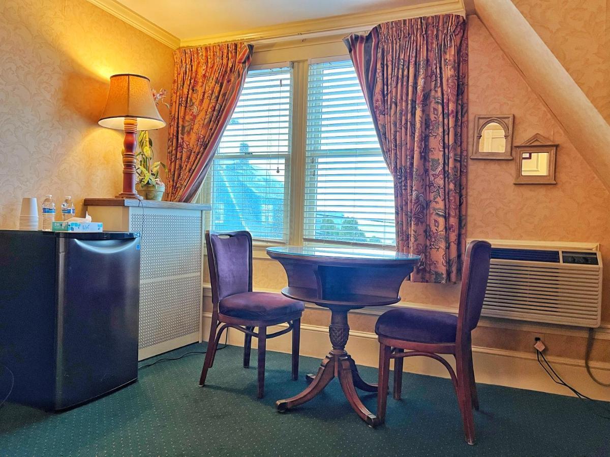 Winthrop Arms Hotel Restaurant Logan Airport Eksteriør billede