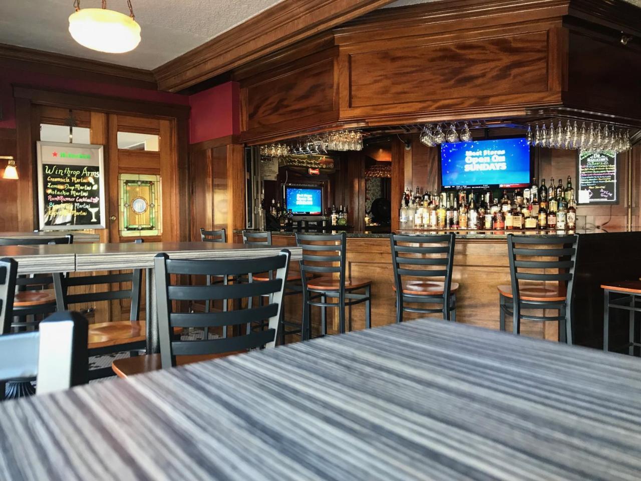 Winthrop Arms Hotel Restaurant Logan Airport Eksteriør billede