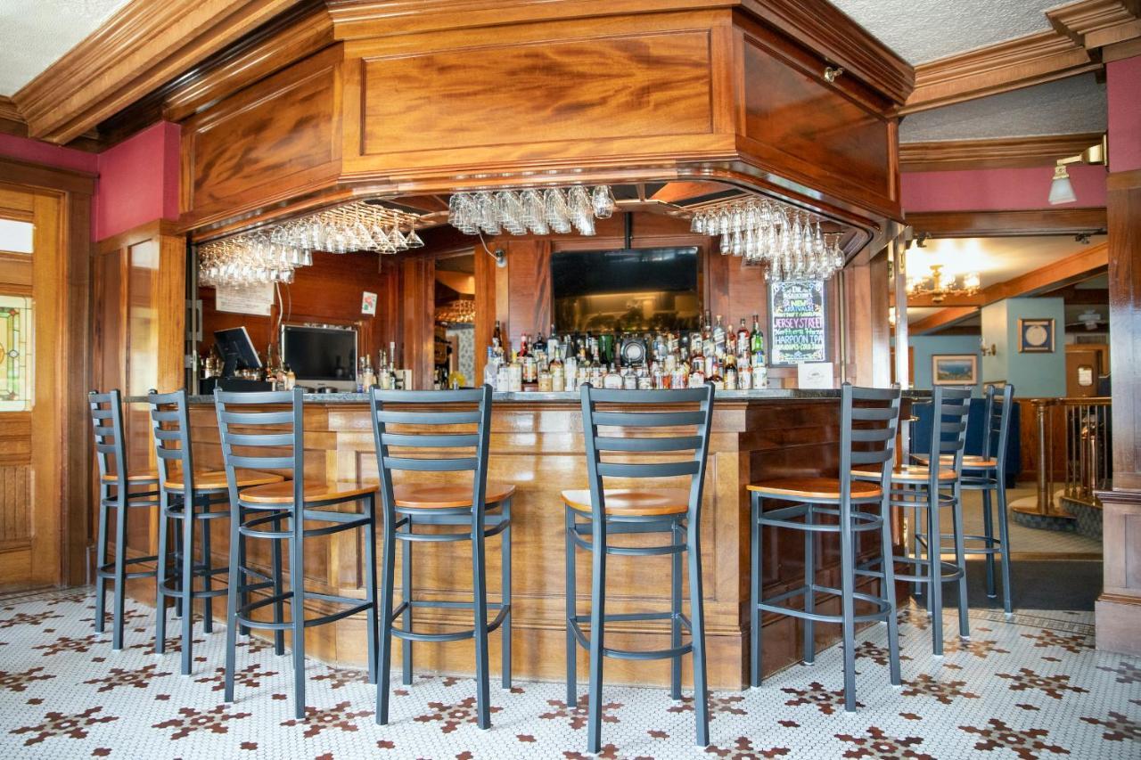Winthrop Arms Hotel Restaurant Logan Airport Eksteriør billede